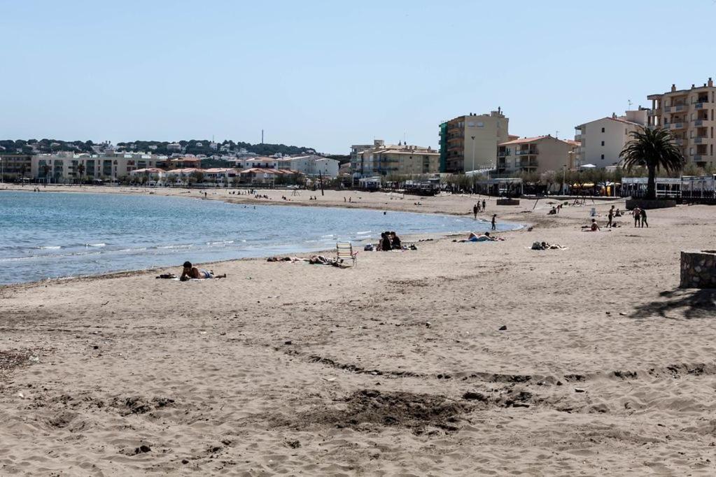 Apartamento Pie De Playa-Wifi Free L' Escala Exterior foto